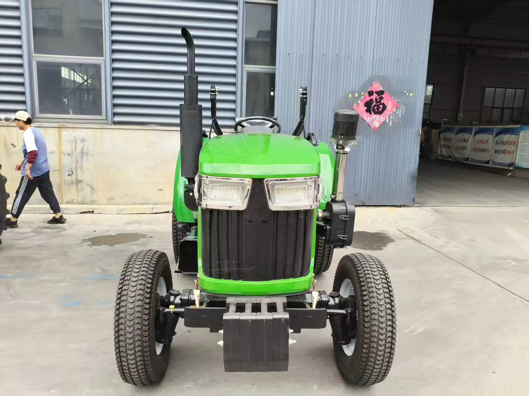 Reliable Direct 50HP 4x4 Farm Tractor Agricultural Tractor Tractor Agriculture 4WD Heavy Duty Farm Machine Cabin Heaters