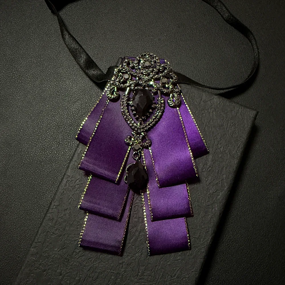 Wunderschöne mehrschichtige Strass-Schleife im britischen Stil für Anzüge, Bankette, Hochzeiten, Hemdkragen, handgefertigtes Glitzerfaden-Accessoire – Detail 4