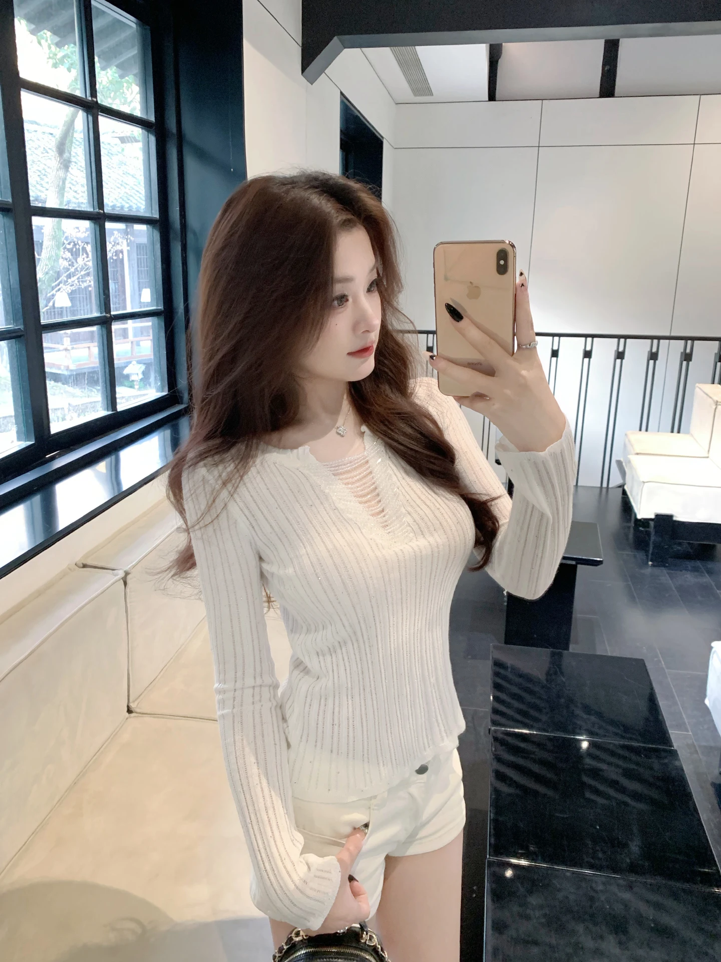

Banana Women's White Hollow out Sequin Knitted Wool Sweater Slim Fit Inner Wear Spring Sweet Sle Long Sve V-Ne
