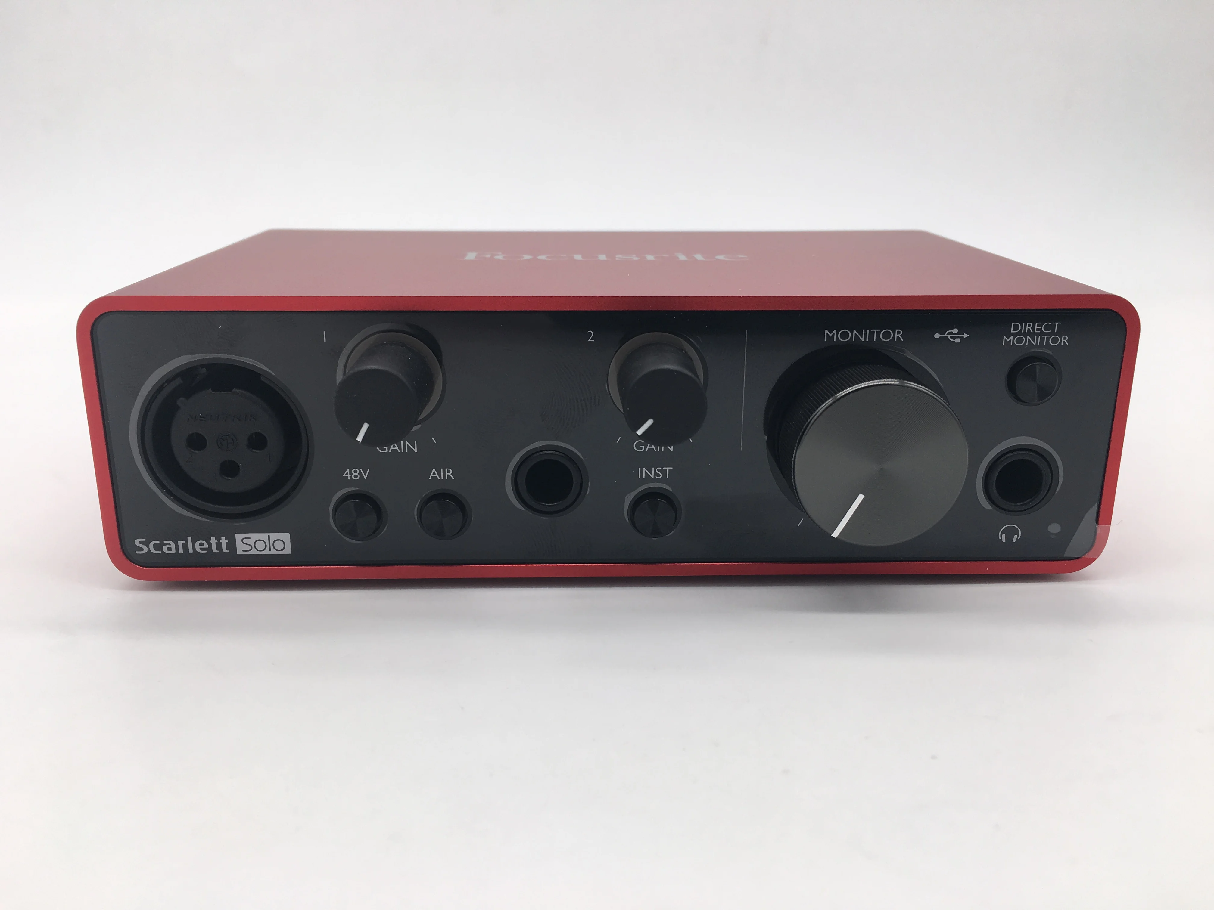 Focusrite Scarlett Solo 3rd generation audio interface USB sound card 24-bit/192kHz AD-converters for recording mic preamp