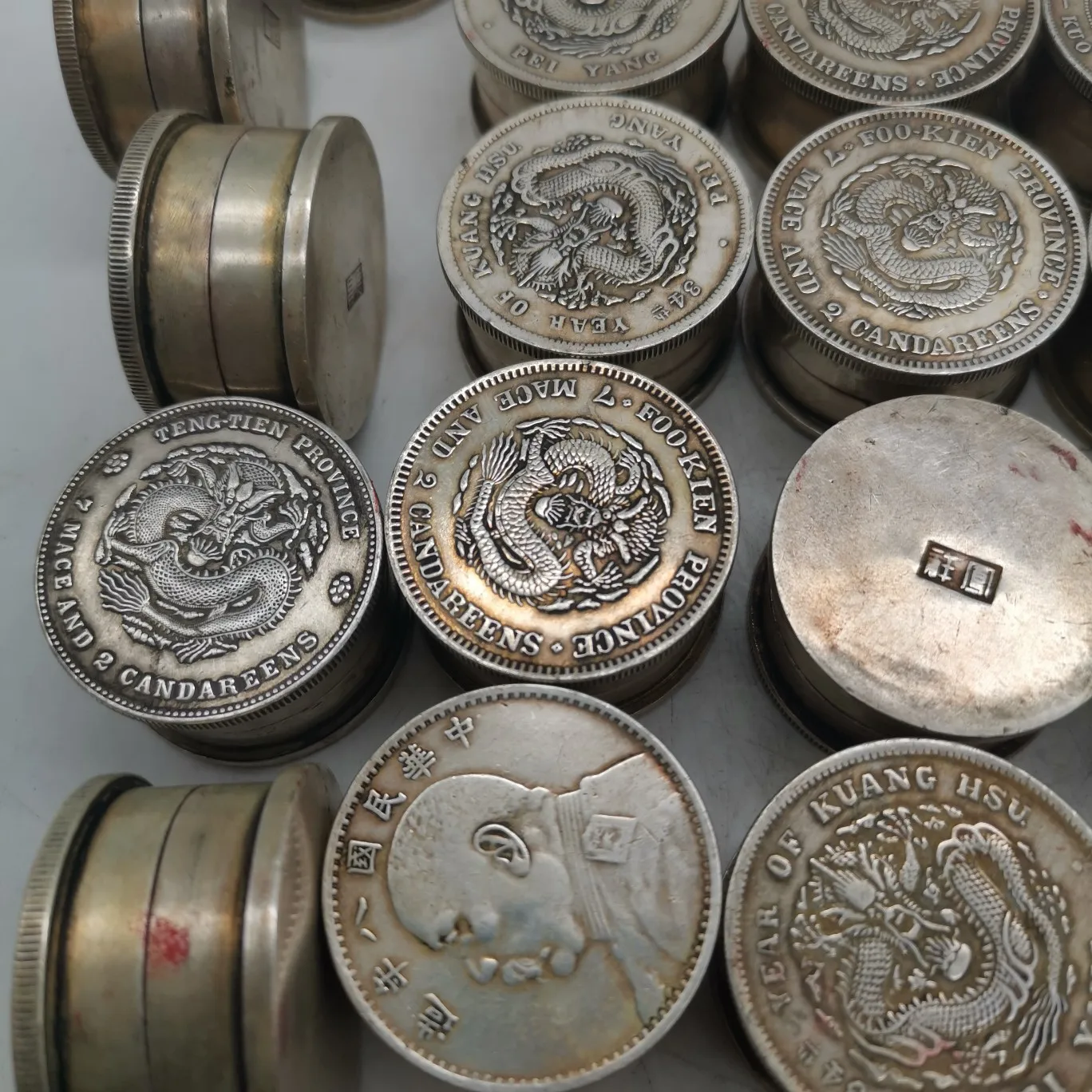 Old Collection Hand Carved Silver Dollar Inkpad Box Statue Sculpture Study Room Decor Craft Single Price Patterns Ship Randomly