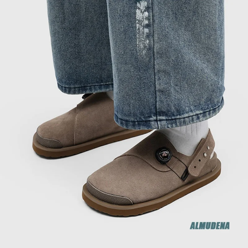 

Suede Men's Back-Strap Clogs Round Toe Adjustable Buckle Flat Sole Street Style Urban Outdoor Minimalist Fashion Casual Shoes