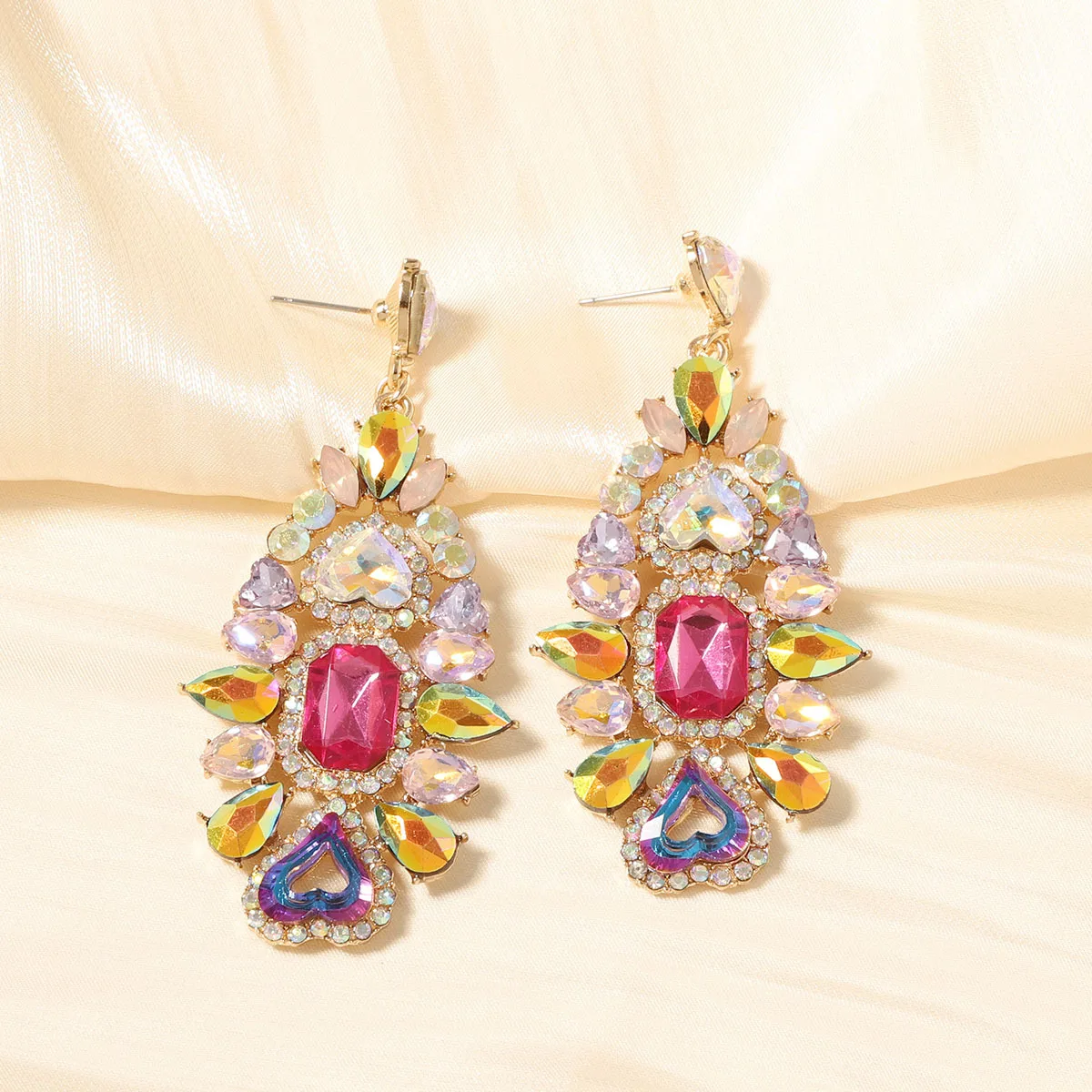 Exquisite fashion niche light luxury full of diamonds irregular geometric earrings, super flash heavy industry banquet party wom
