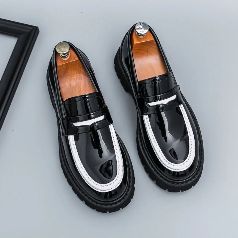 

Удобная повседневная мужская обувь, весна-лето, новый стиль, модные универсальные кожаные туфли без шнуровки на толстом каблуке большого размера