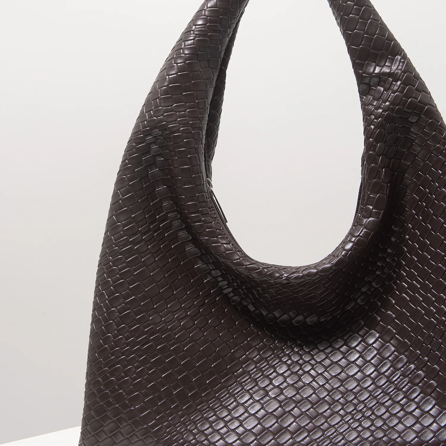 Vintage-Umhängetasche aus Kunstleder, Damenhandtasche, geräumige Tragetasche, Halbmond-Tasche, Tasche mit Reißverschluss, Alltagstasche für den Arbeitsweg (Muster zufällig). – Detail 28