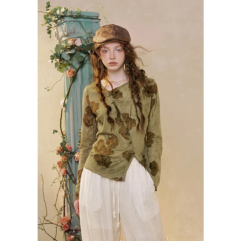 ELFSACK Women's Asymmetrical Long Sleeve T-shirt with Floral Print, Vintage Lettuce Trim Tee, Chic Casual Slim Blouse