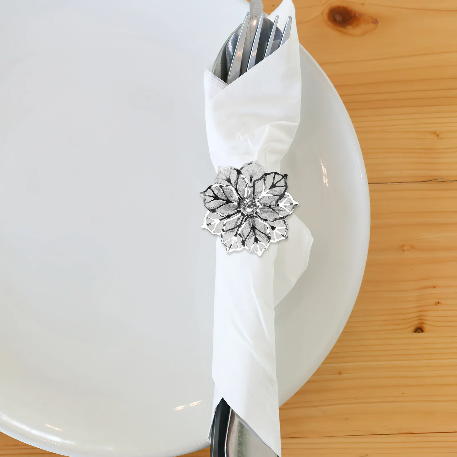 

4Pcs Flower Shape Stainless Steel Napkin Rings Sturdy Lightweight Serviette Holders for Wedding Home Party Use