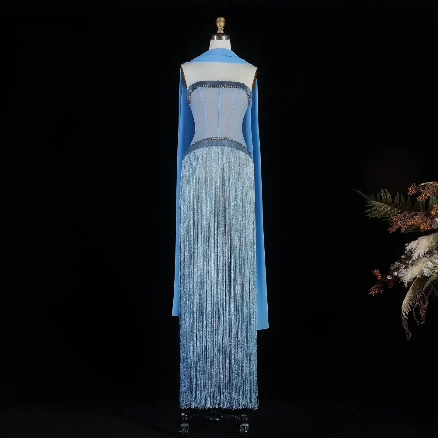 Sharon Said Luxuriöses Dubai Blaues Kristall-Abendkleid mit Trägerlosem Design, Handbestickter Taille und Fransen, Arabisches Hochzeitskleid SS520 Maßanfertigung – Detail 5