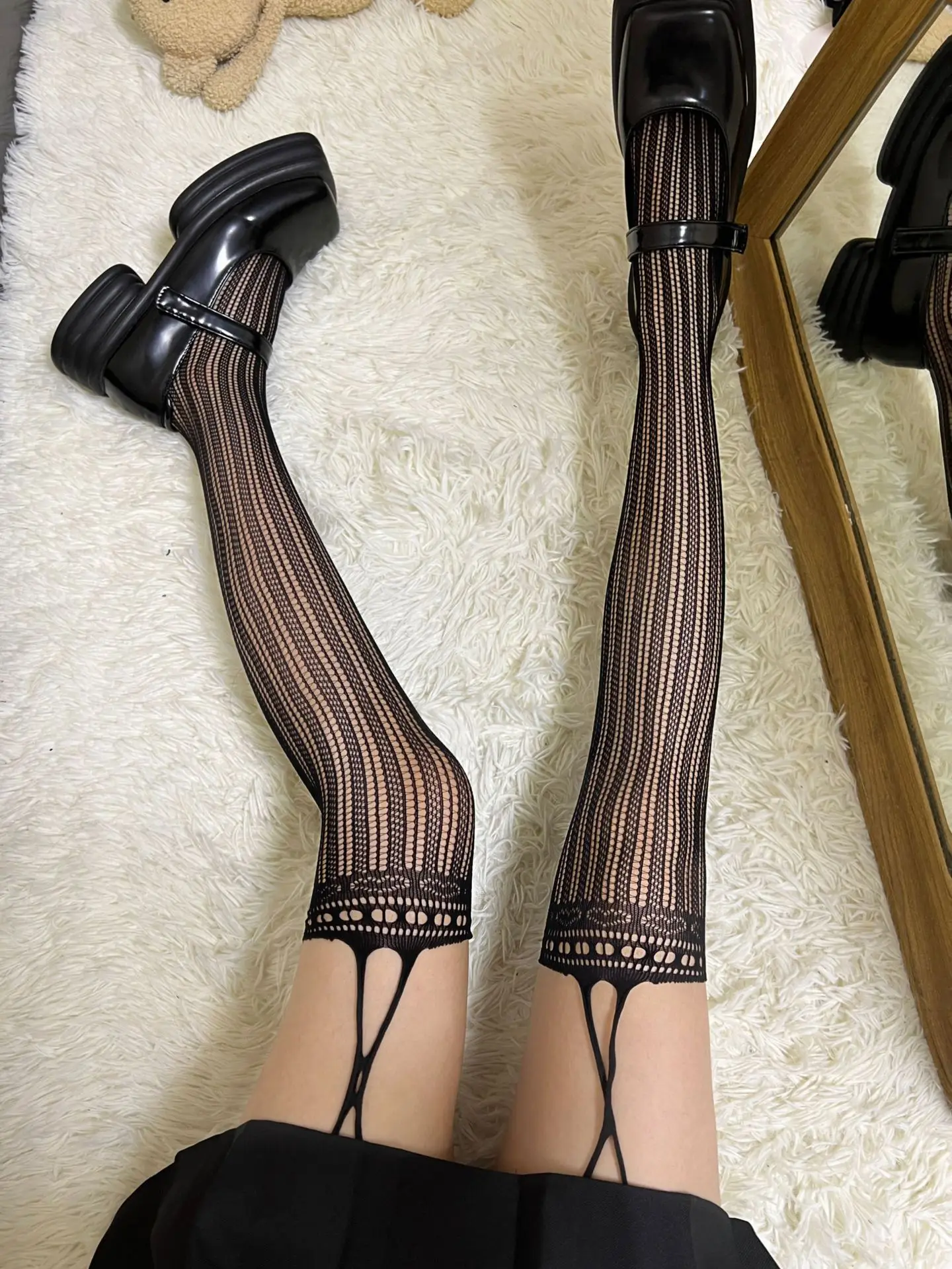 New Fashion Lace Suspenders Socks Pants Women Cutout Ultra-Thin High Tube Stockings Black White Pantyhose Skin Friendly Hot Sale