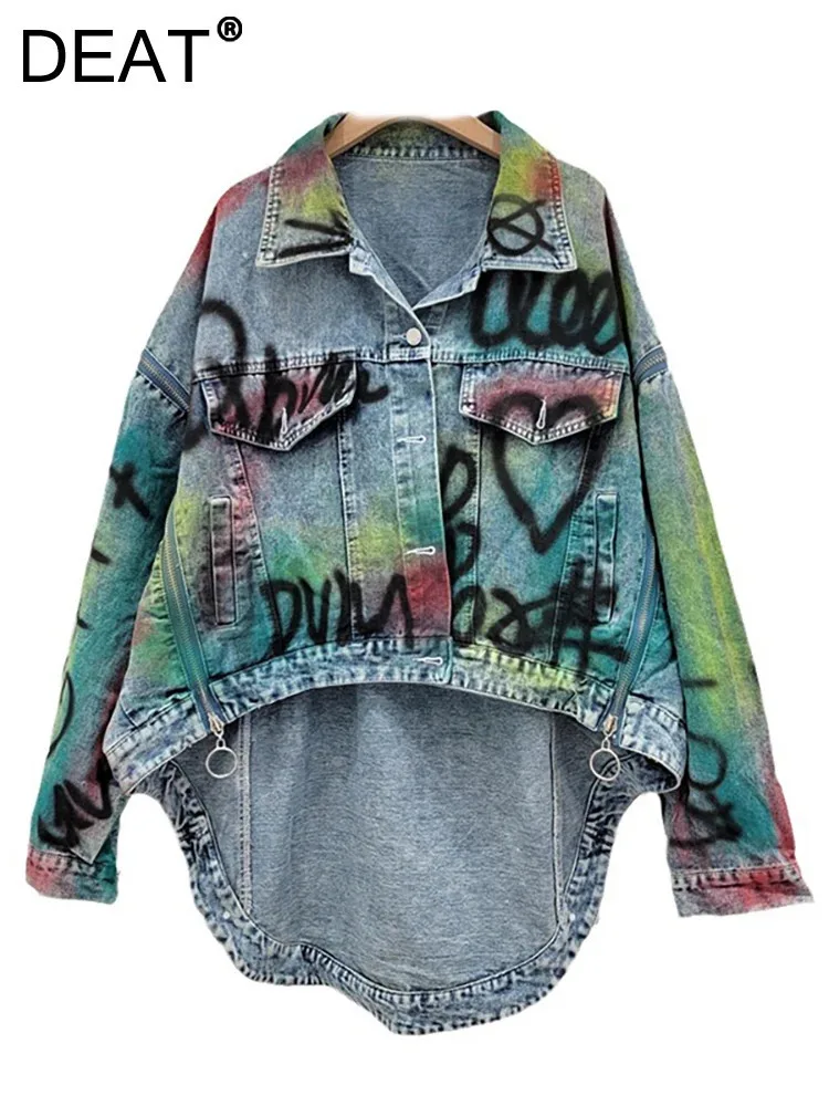 DEAT Women Denim Coat Loose Patchwork Zippers Letters Graffiti Contrast Color Irregular Jackets 2024 Summer New Fashion 33A1421