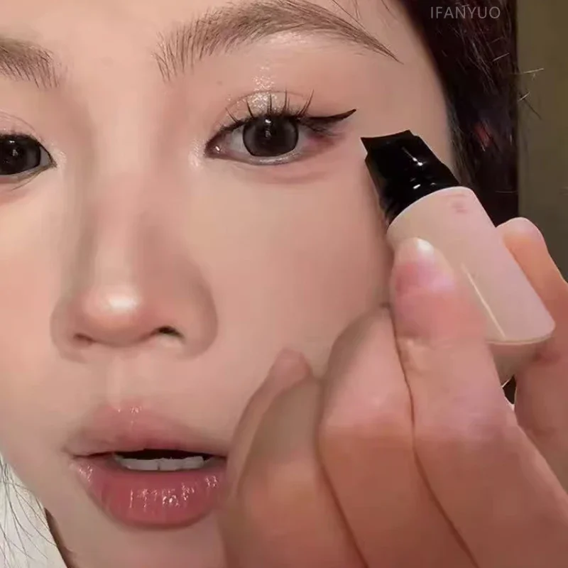 Lazy Integrated Eyeliner Stamp Dual-Head Rotatable Precise Outline Seal Lasting Waterproof Fast Drying Liquid Eye Liner Pen