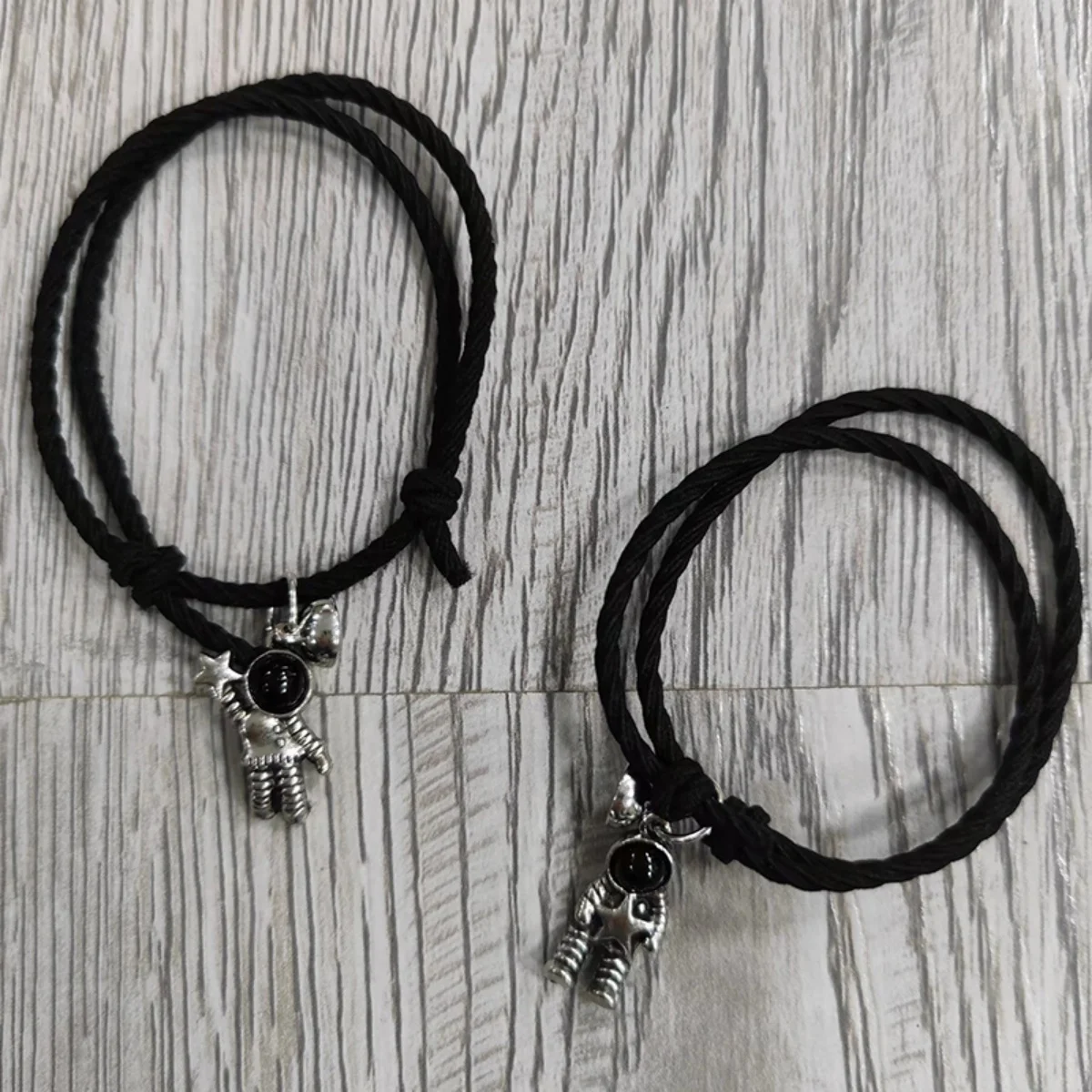 2Pcs/Set Magnetic Attract Astronaut Couple Bracelets For Women Men Romantic Hugging Star Spaceman Black Rope Bangle Jewelry Gift