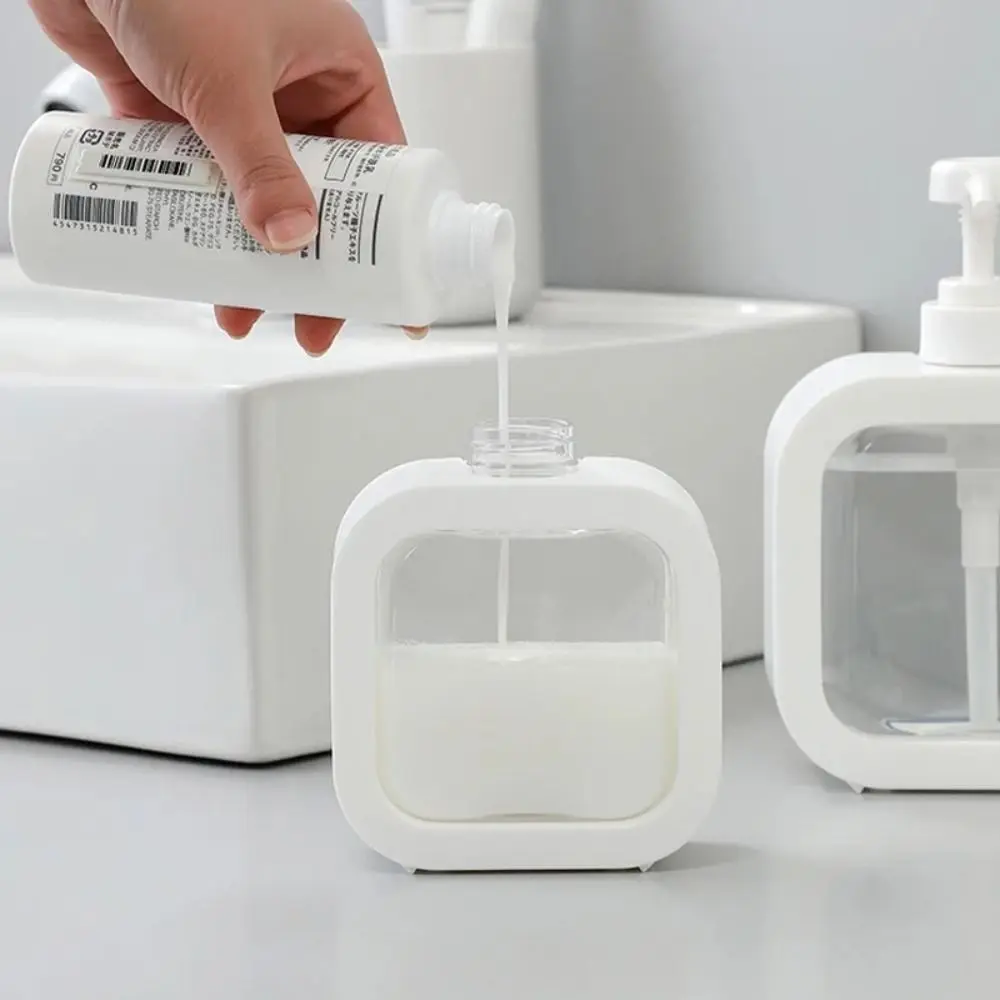 耐久性のある 300/500ML ローションディスペンシングボトル取り外し可能な大容量ハンドポンプボトル詰め替え可能なソープディスペンサー