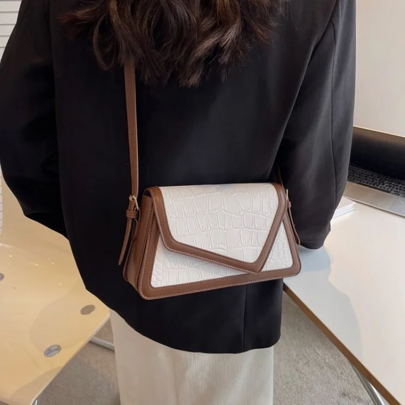 Women's Fashionable Crossbody Bag Made Of Fine Leather Featuring Trendy Design And Anti-Scratch Leather​