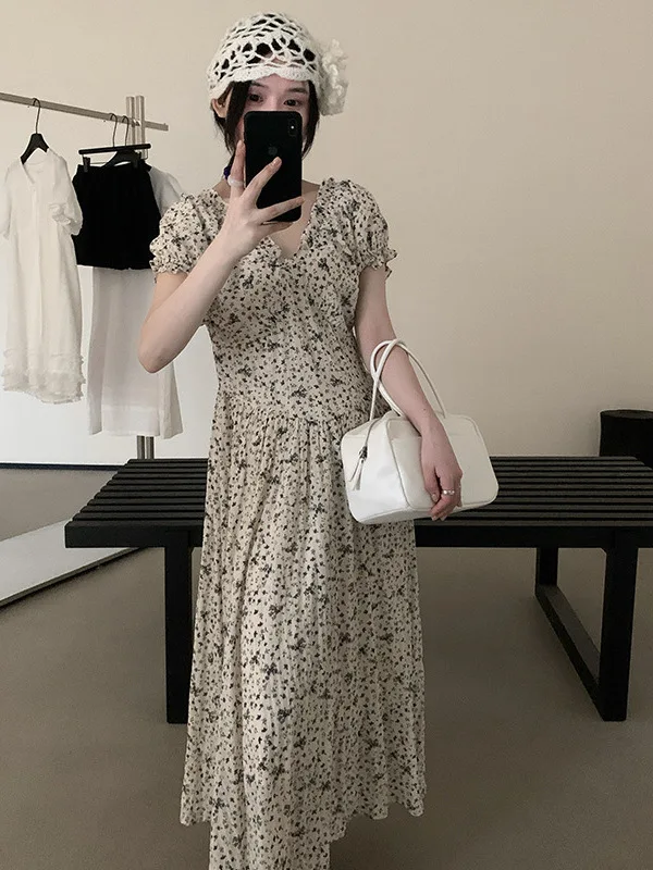 レトロな花柄プリント、パフスリーブとウエストシェイプのVネックロングAラインスカート、女性用サマーシーズンハイウエスト