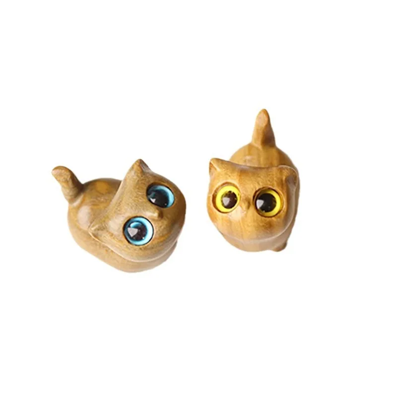 Green sandalwood carving strange kitten animal creative wooden cute cat play hand handle a small birthday gift craft