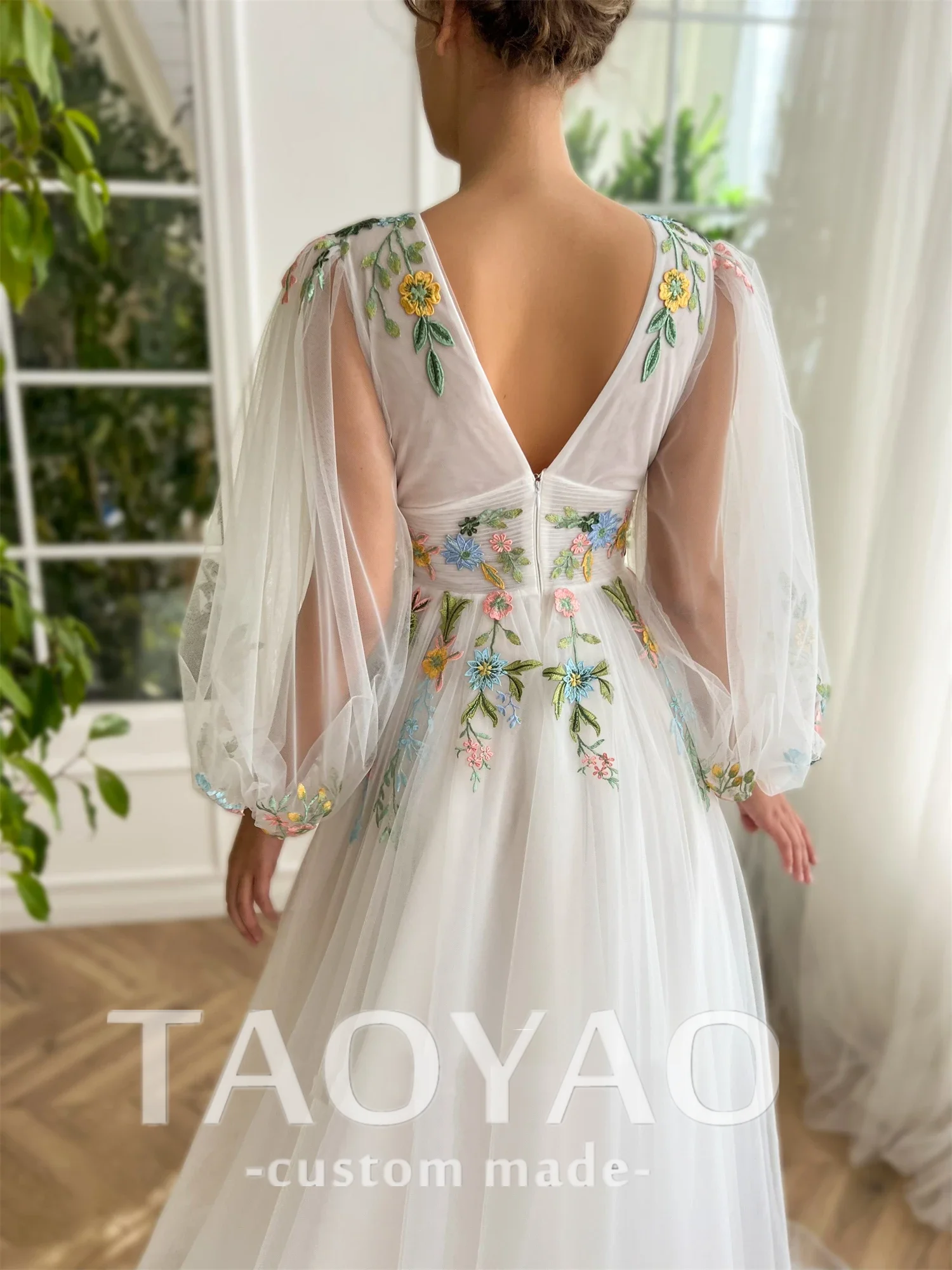 Lucy Wedding Party Floral Embroidery Flower Applique Line A Dress White Fashion V-Neck Summer Dresses 2024 Ball Gowns Evening