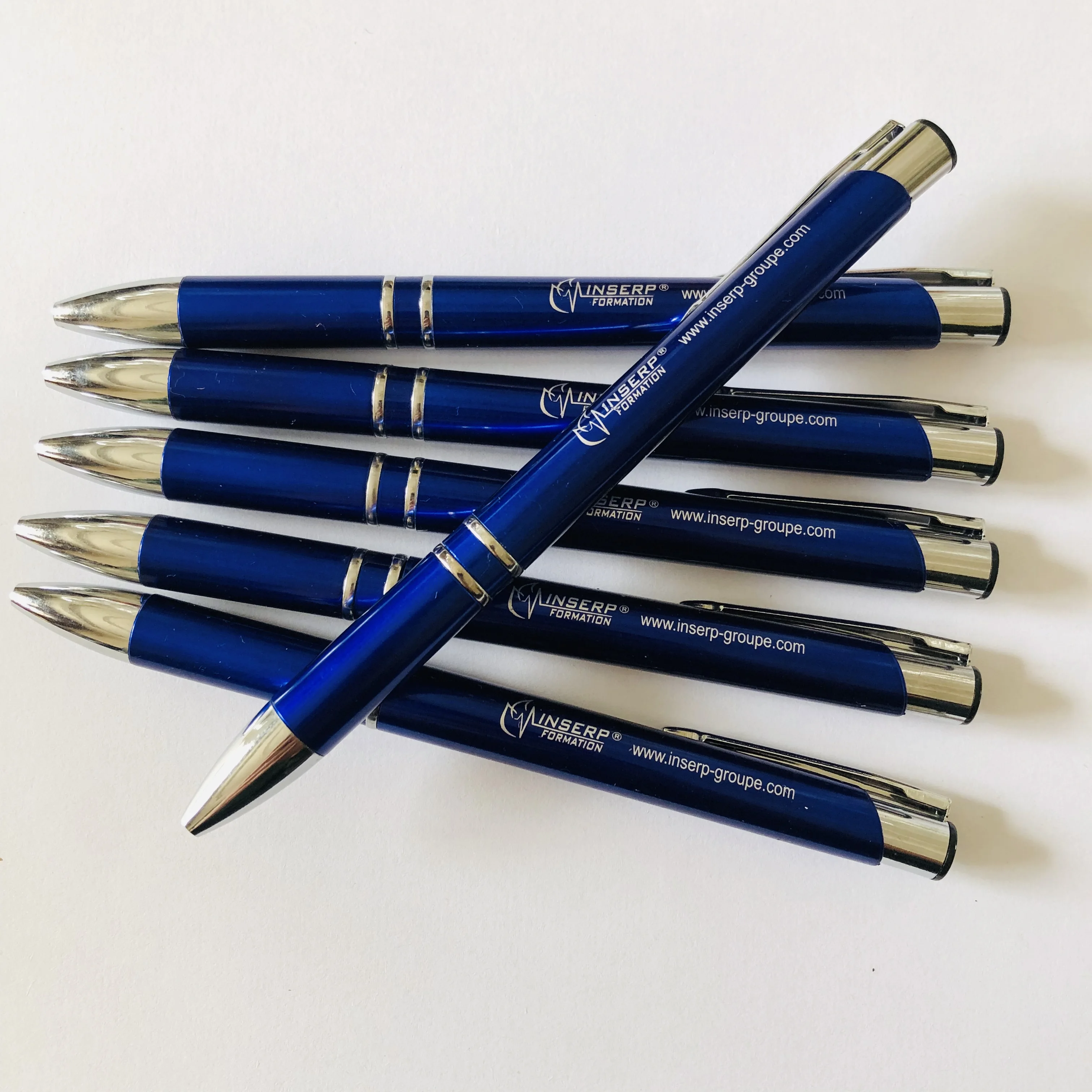 Hot sales promotional plastic retractable ballpoint pens-support custom logo text slogan imprint navy blue ball pen