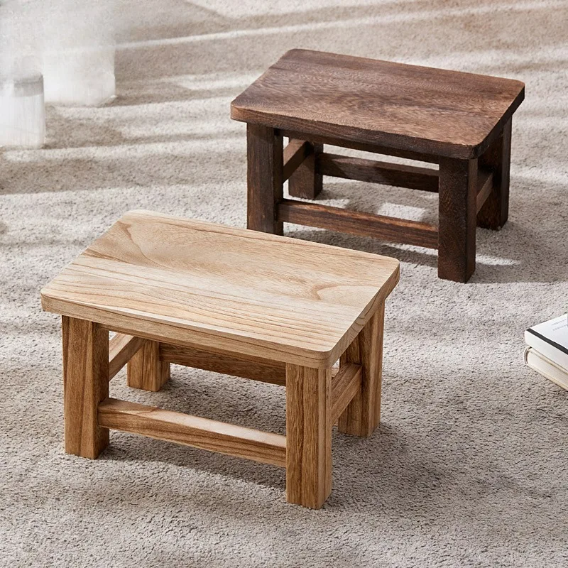 Neuer kleiner Hocker aus massivem Holz für den Haushalt, Retro-Schuhwechselhocker für Erwachsene, kleine Paulownia-Bank, Wohnzimmermöbel