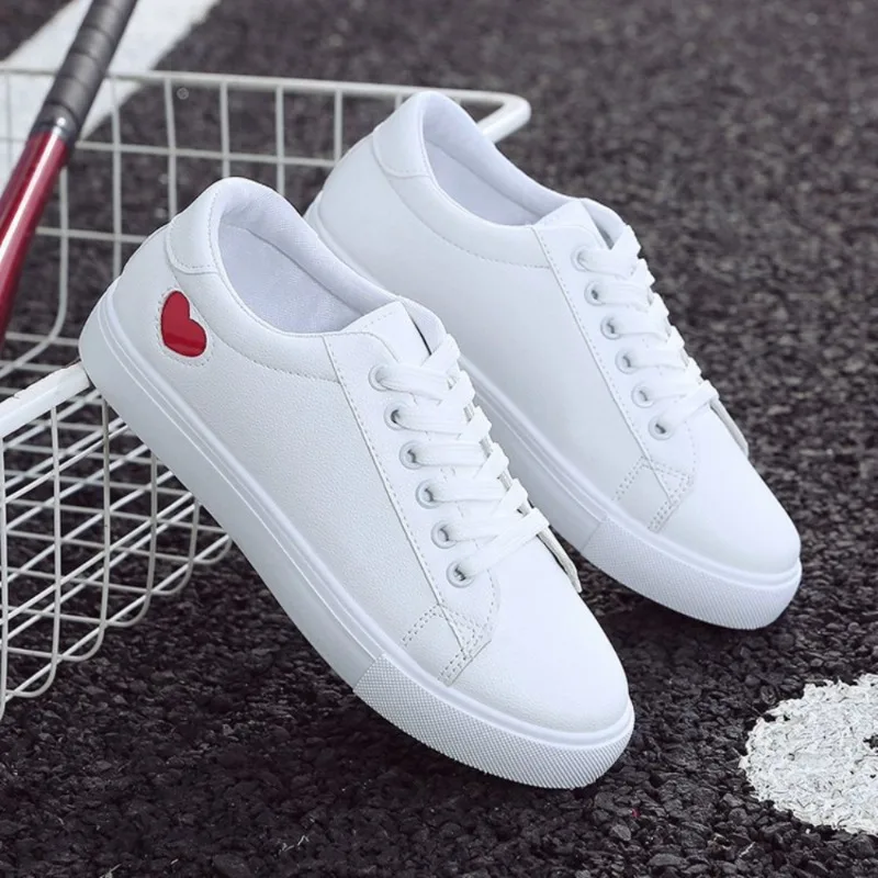 2023 Autumn Woman Shoes Fashion New Woman Leather Shoes Ladies Breathable Cute Heart Flats Casual Shoes White Sneakers New In