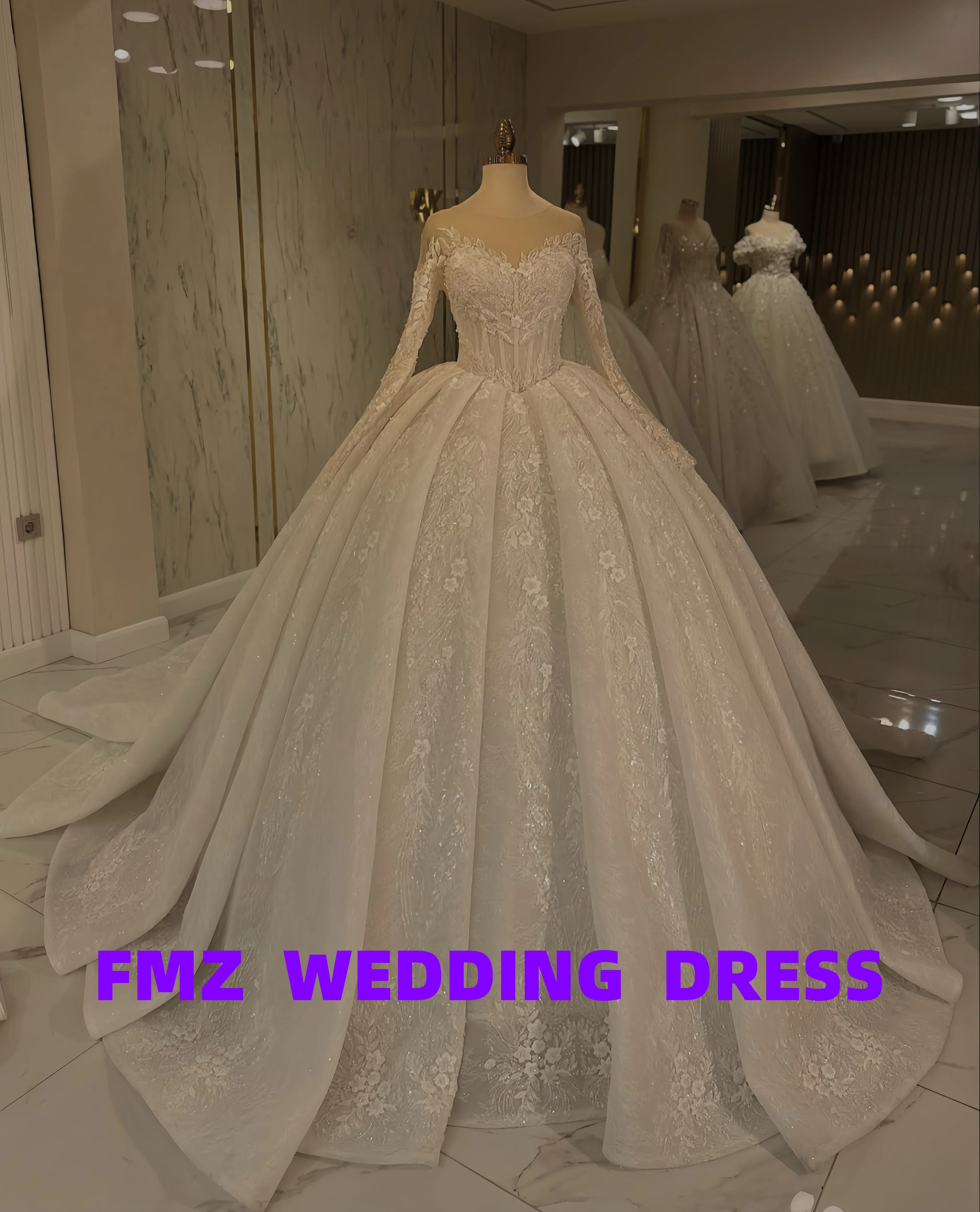 Customized Round-Ne…