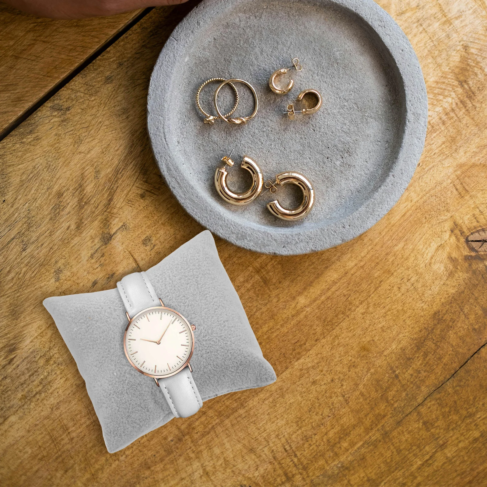 

Bangle Display Pillow Watch Holder Bracelet Cushion Chain Storage Jewelry Box Flannel Lining Square Design Organizer Case Gift