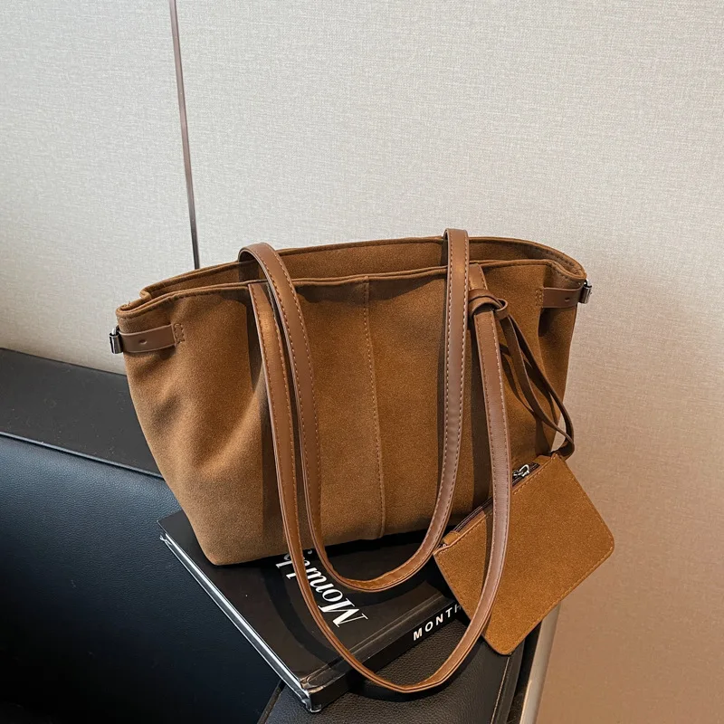 

2025 Autumn Large Capacity Tote Bag for Women, Fashion Pleated Shoulder Bag, Frosted Matte Commuter Work Purse, Spacious Stylish