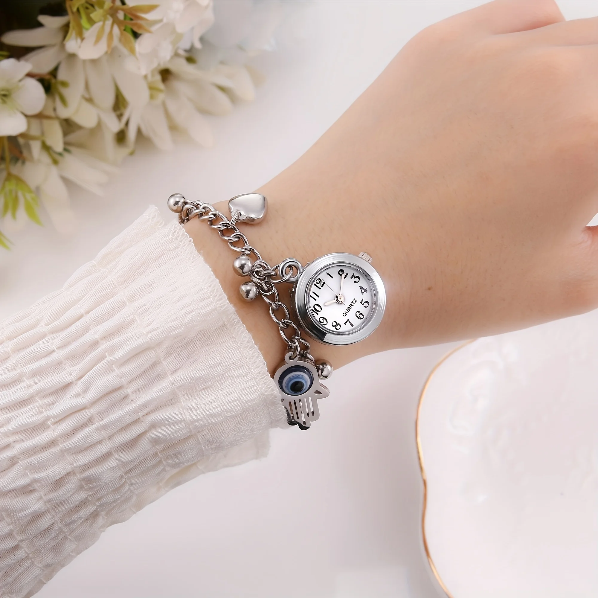 Fashionable, minimalist, versatile, personalized, niche temperament, flower chain bracelet watch, women\'s watch trend