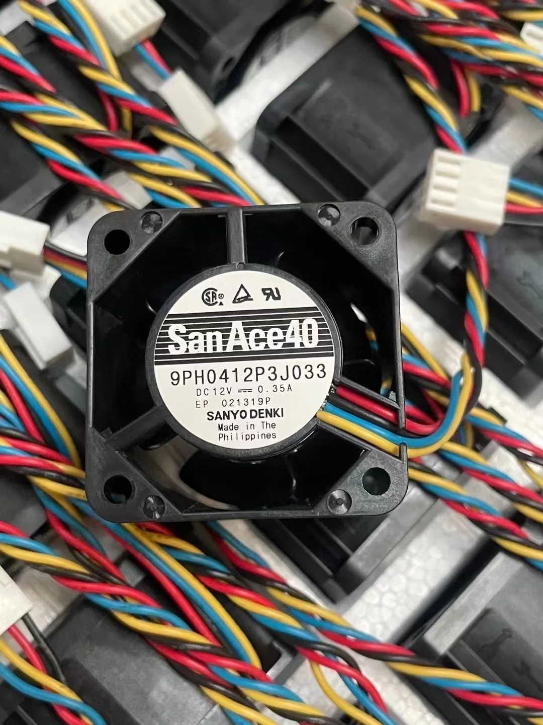 Ventola di raffreddamento per server SANYO DENKI 9PH0412P3J033 DC 12V 0,35A 40x40x28mm a 4 fili