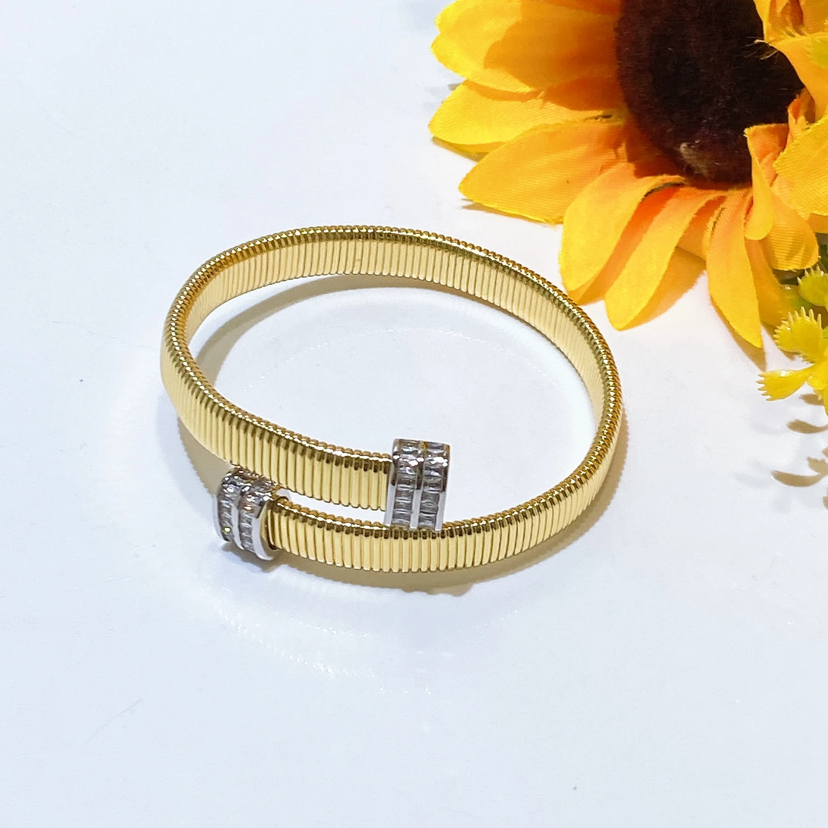 The Latest Stunning Textured Bangle Jewelry Bracelet with Rhinestones Charming Jewellery Gift Everyday Wear For Party Wedding