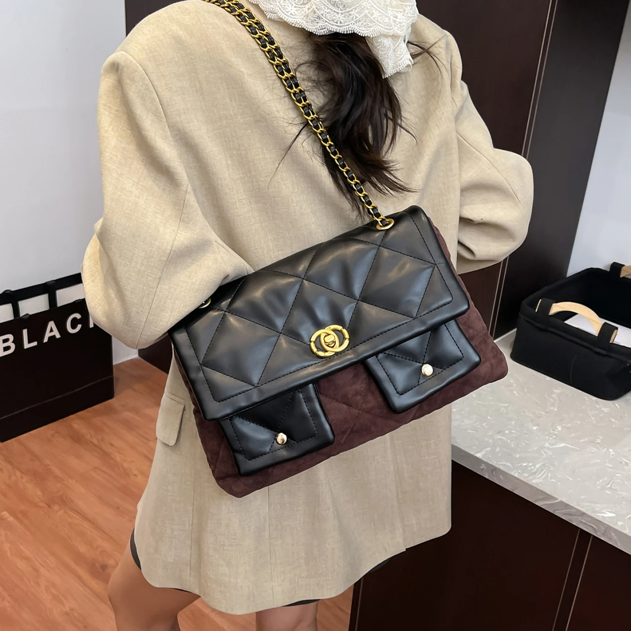 

Ladies' Fashion Bag Lightweight Structure Comfortable Bag Suitable for Long Term Carrying and Daily Use