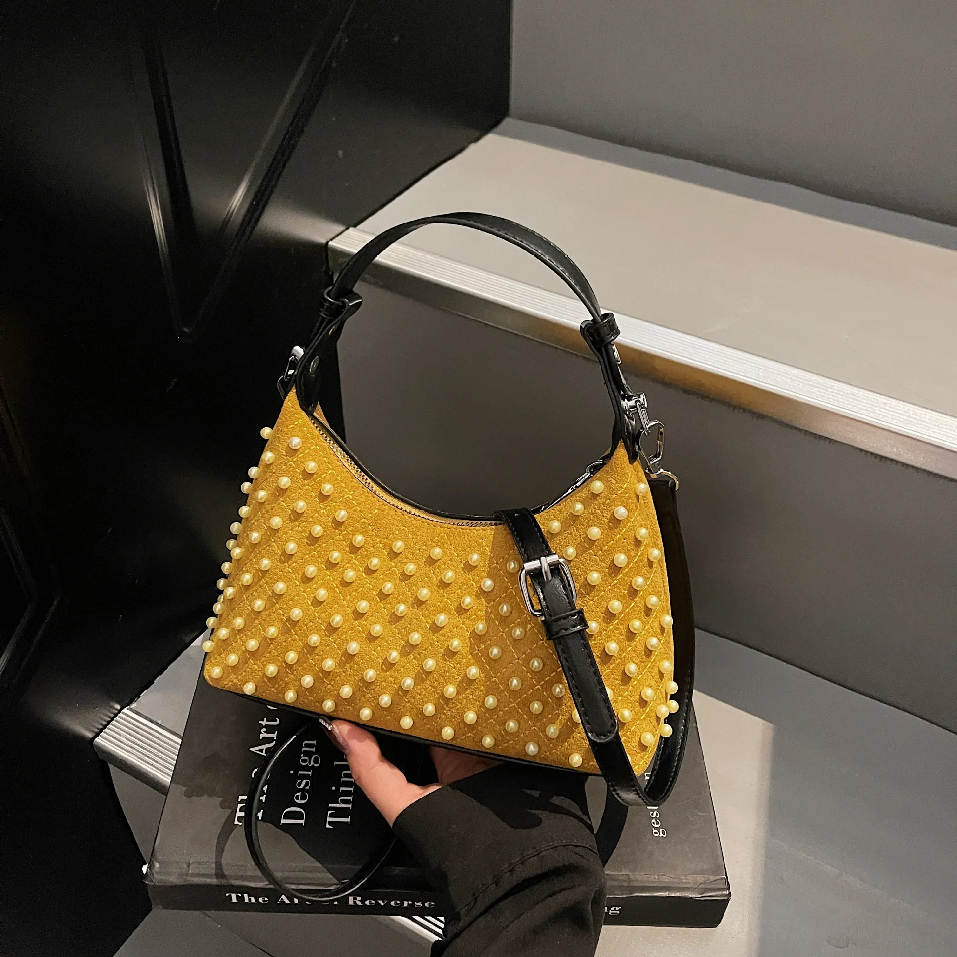 

2025 New! Women's Premium Fashion Pearl Bucket Bag - Versatile Shoulder/Crossbody/Underarm Styles