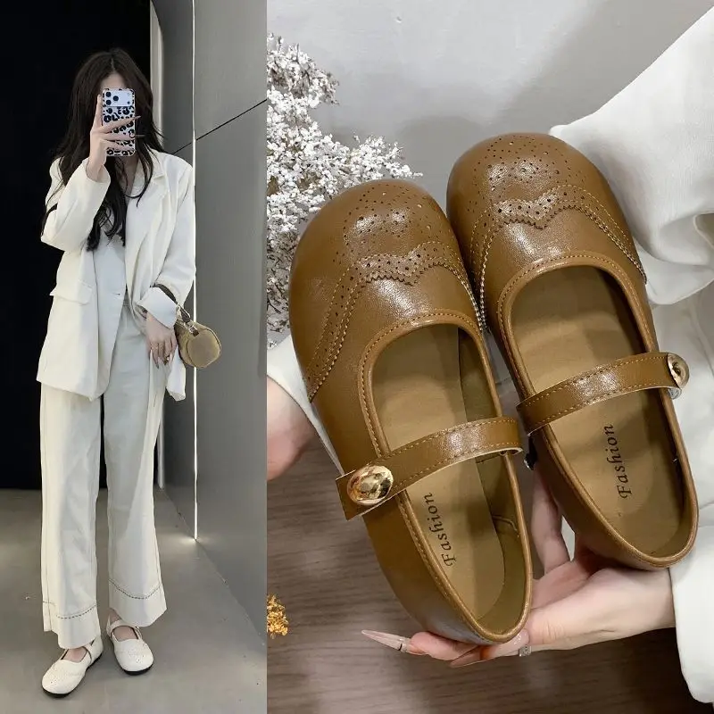 

Retro French low heeled women's shoes with a single strap and shallow mouth, 2026 spring new women's shoes