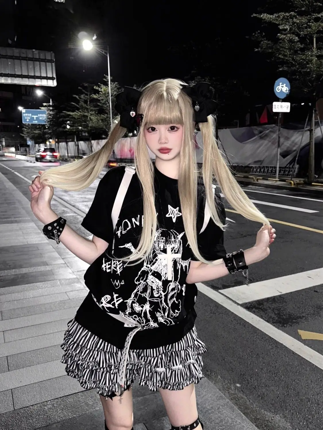 Graphic T Shirts Kawaii Clothes Black Anime Cotton Top American Vintage Graffiti T-shirts Print Short Sleeve Women T Shirt