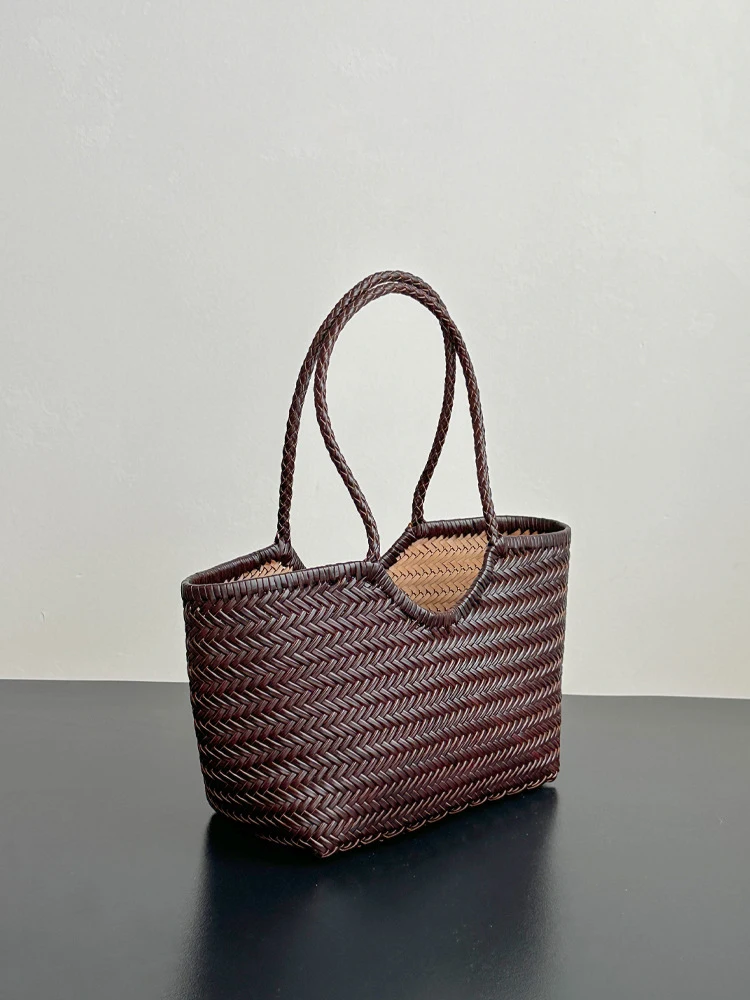 

Beef 2-layer leather handbag for women with one shoulder armpit tote bag niche woven bag large capacity vegetable basket mother