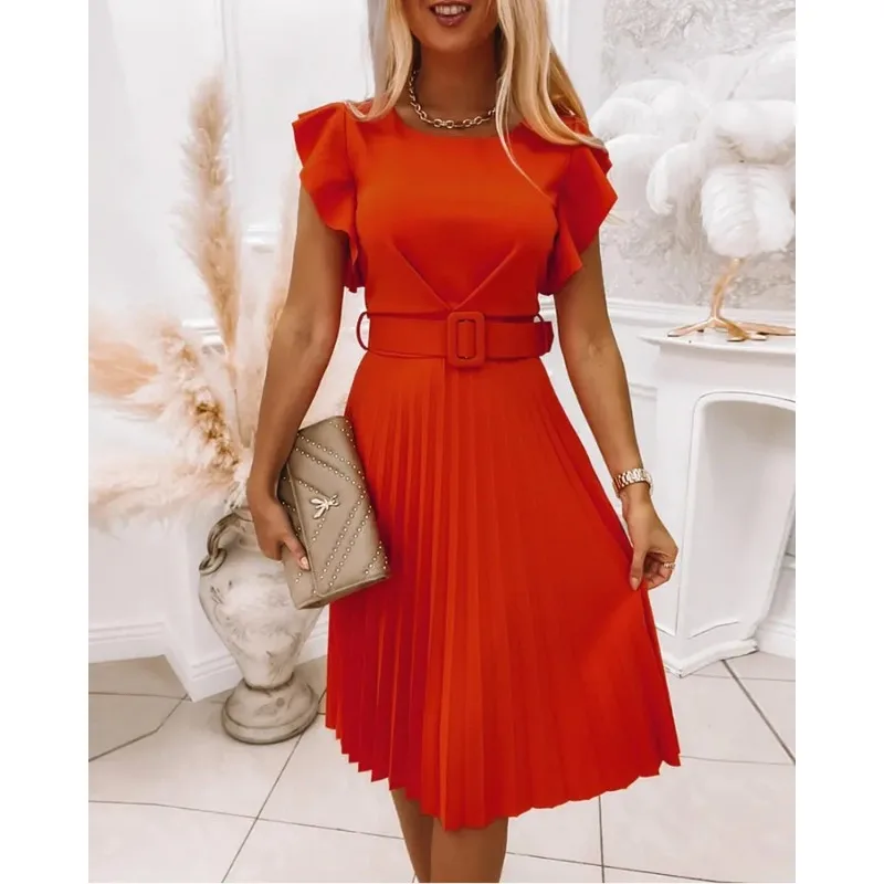 The new round necked waist pleated ruffled edge dress with belt, classic style, fashionable taste, showcasing personal charm