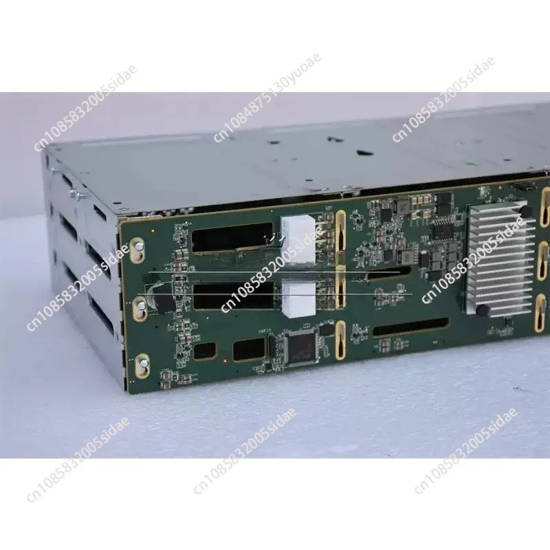 12-Disk 3.5-inch Hard Disk Cage Hot-swappable 8087 Interface D-type 4ping Power Supply SAS/SATA Storage