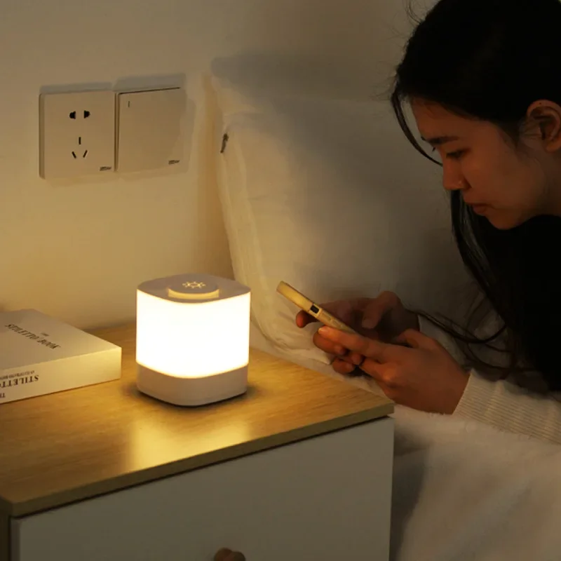 Modern Touch Sensitive Night Light Soft Light Touch Bedside Lamp With Sleep Protection And Long Lasting Battery Life