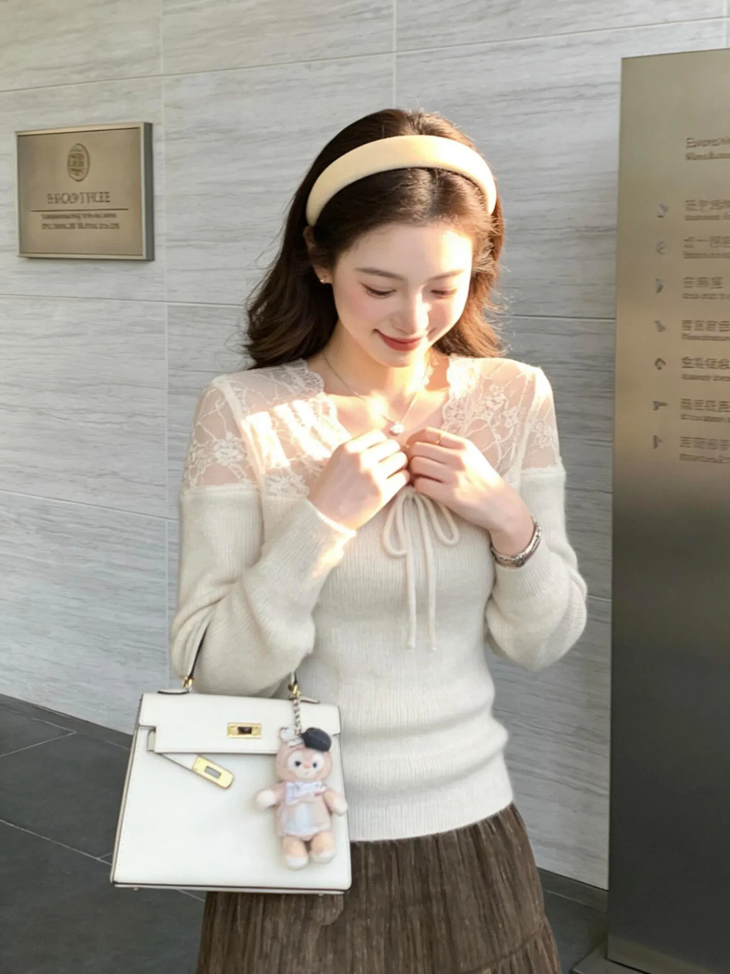 

French Sle Lace Splice V-Ne Knitted Sweater Women Spring Soft Youthful Long Sve Belted Trendy Overhead Polyester Fiber