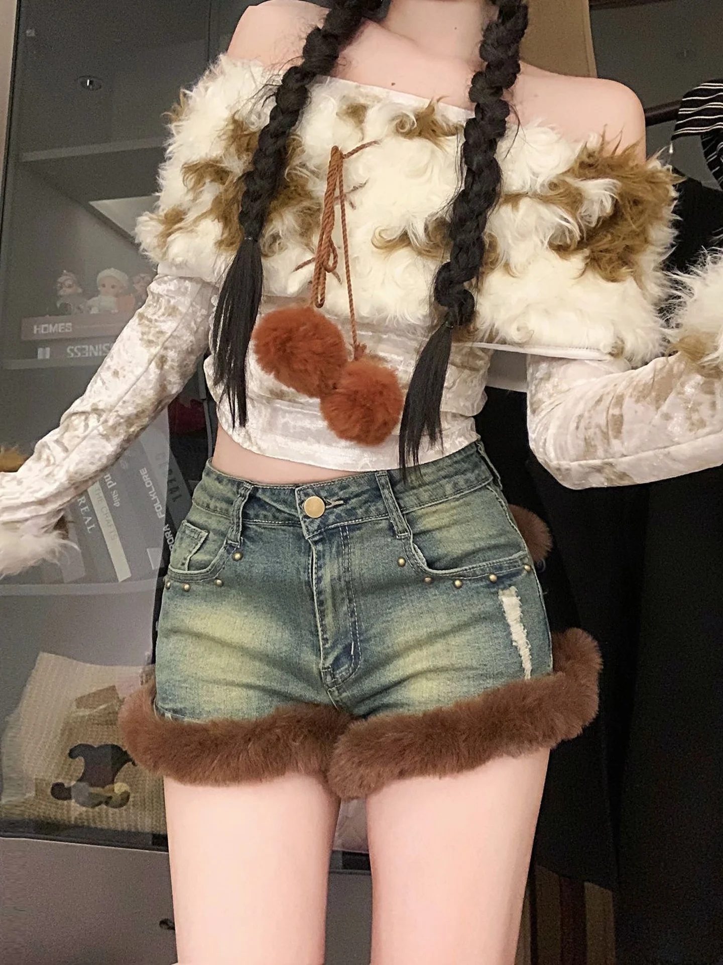 American Style Spicy Girl Jeans Women's Autumn New Versatile Slimming Shorts Unique Design Sense Washed Frayed Willow Nail Pants