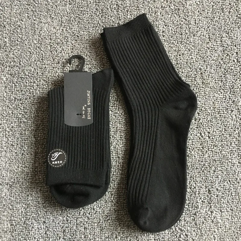 الجوارب الرجالية القطنية المنقية بلون الأعمال عادية تنفس الذكور قصيرة طاقم الجوارب Calcetines هدايا للرجال أسود أبيض سوكس