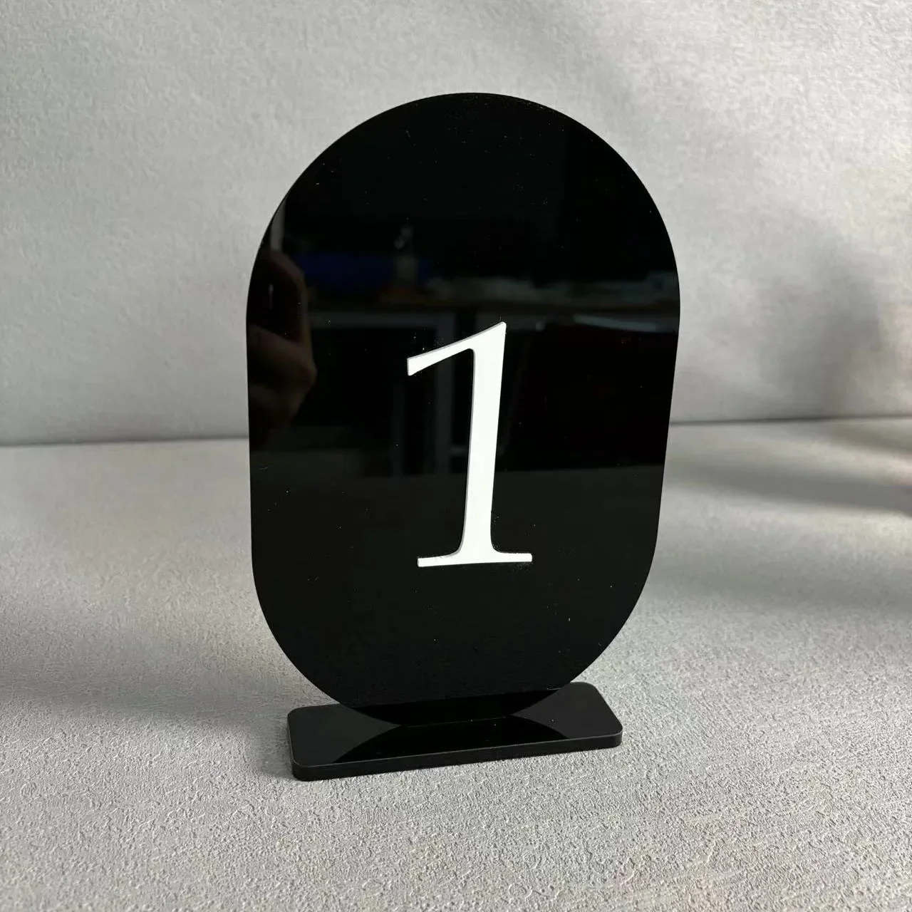 numeros-de-mesa-acrilicos-ovalados-personalizados-y-coloridos-para-decoracion-de-eventos-y-fiestas-diseno-personalizado-numeros-acrilicos-3d-letreros-para-mesa-letreros-para-bodas