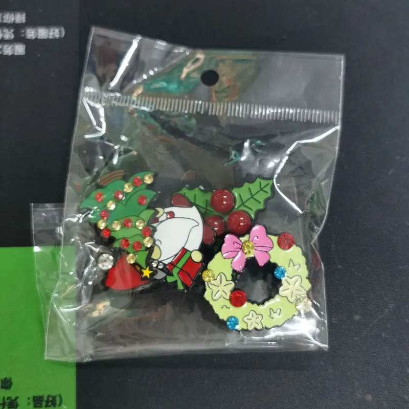 4 Styles Funny Merry Christmas Theme Crystal Brooches Holly Santa Claus Wreath Tree Enamel Rhinestone Pins Xmas Gift