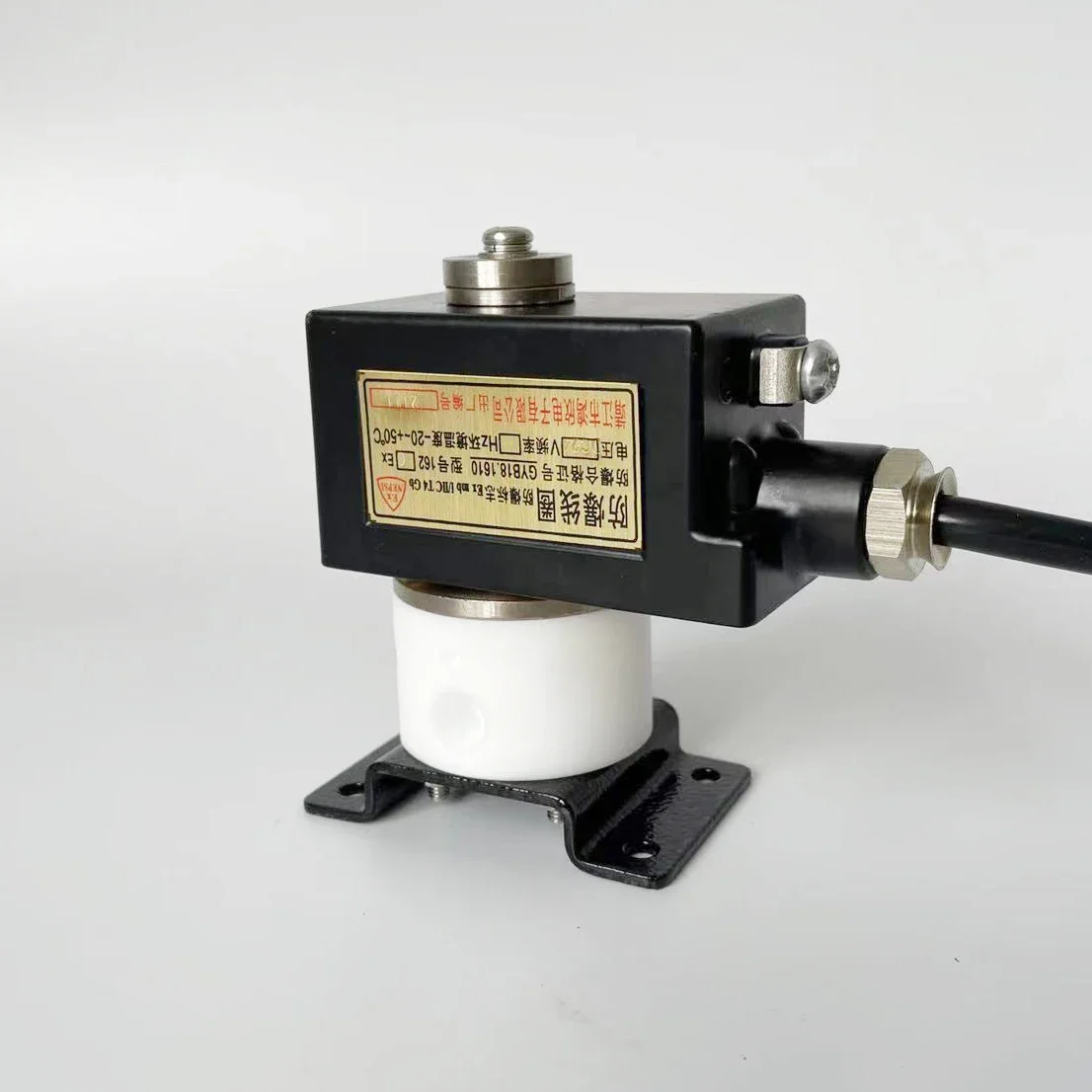 Válvula solenóide à prova de explosão EX-HYZF4-4-01 Válvula solenóide king de plástico, forte resistência à corrosão, oxidante forte, etc.