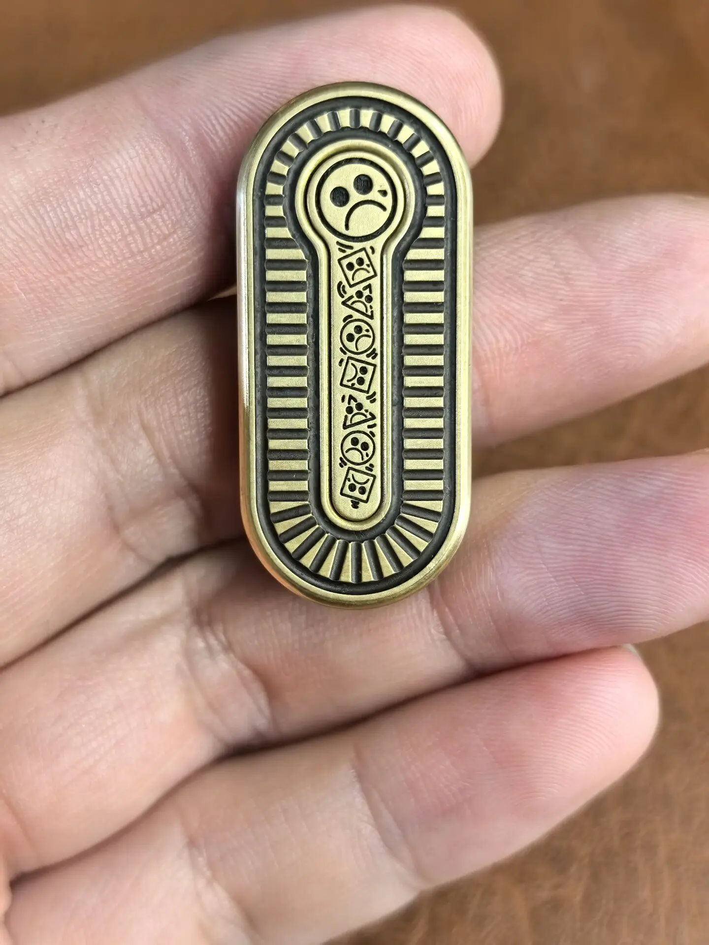 Used EDC DZ Topf Push Card, Pretty 118 Brass Topf Mechanical Push Card Sprocket Fidget Spinner