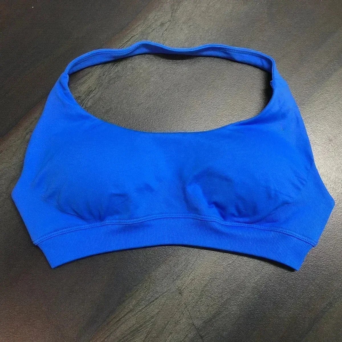 Biustonosz sportowy Impact Women Bezszwowy biustonosz Halter Sexy Otwarte plecy Biustonosze do jogi Średnie wsparcie Siłownia Crop Top Wyściełana odzież sportowa