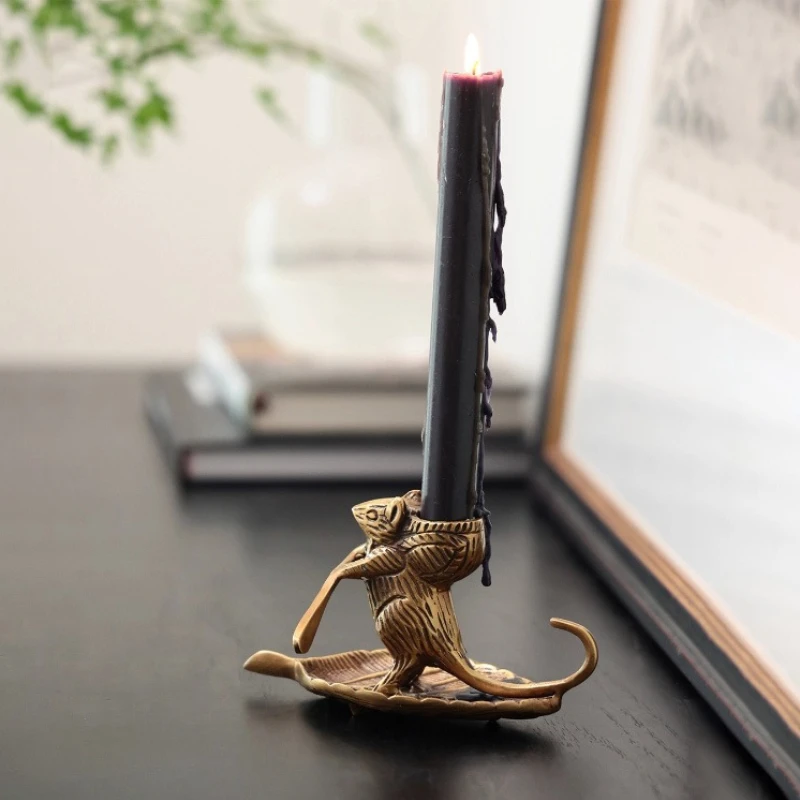 Vintage brass small spirit mouse atmosphere candlestick ornament,living room study entrance decorative crafts home decoration
