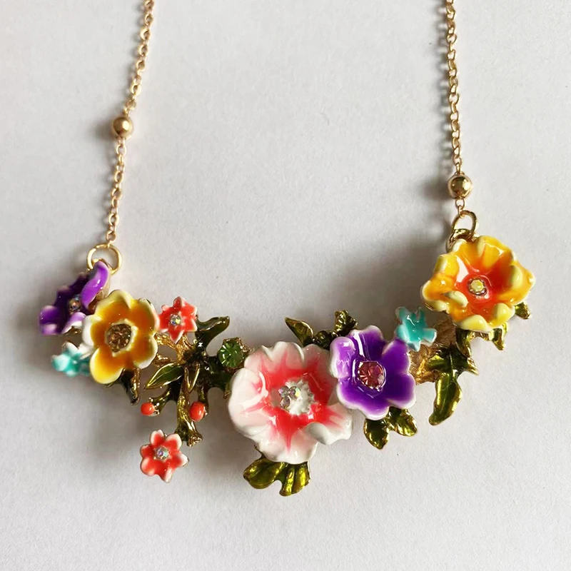 Fashionable Forest Dream Garden Sweet Petal Temperament Necklace Winter Garden Flower Sweater Chain