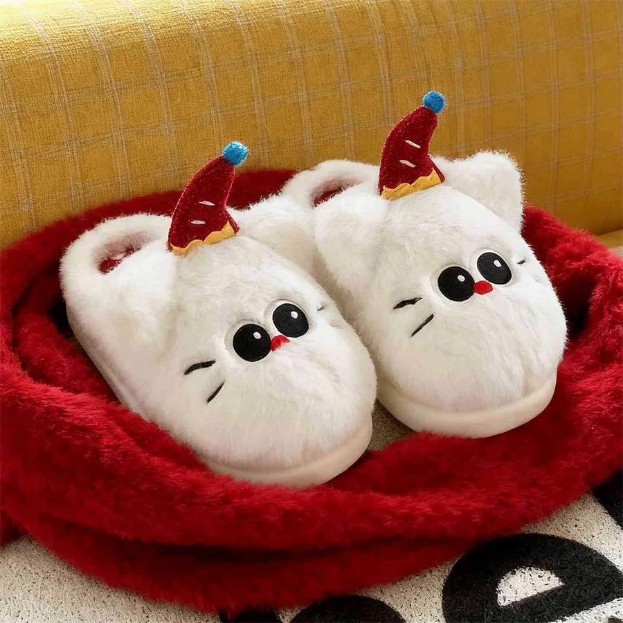 

New white fluffy cat slippers for women lovely kitty shoes with Christmas cap woman fuzzy indoor slipper kitten design home shoe