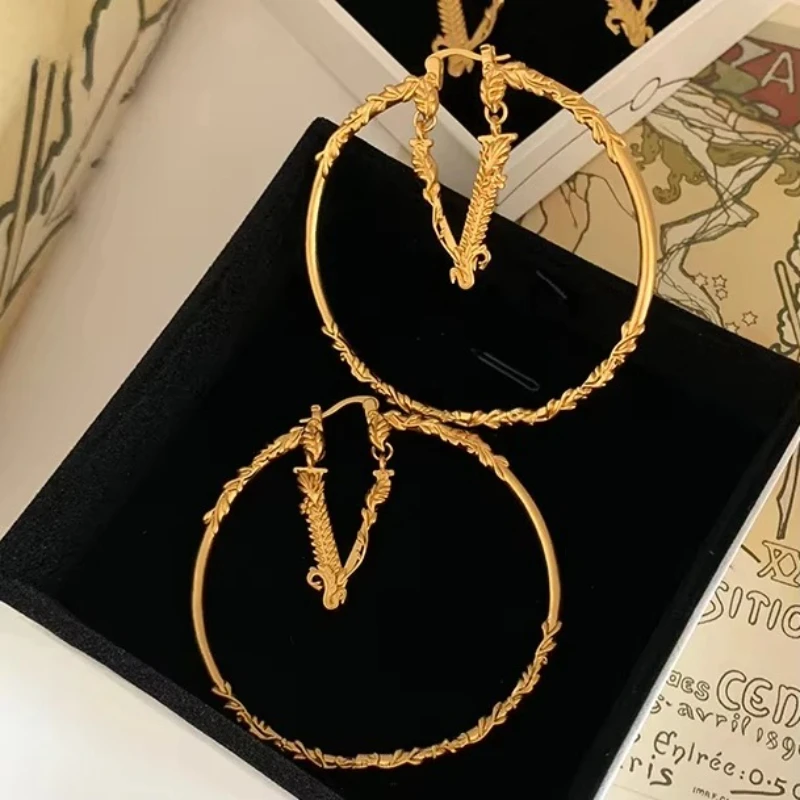 

Europe Brass Plated 18K Gold Circled Large Earrings Women Designer Vintage Jewelry Trend